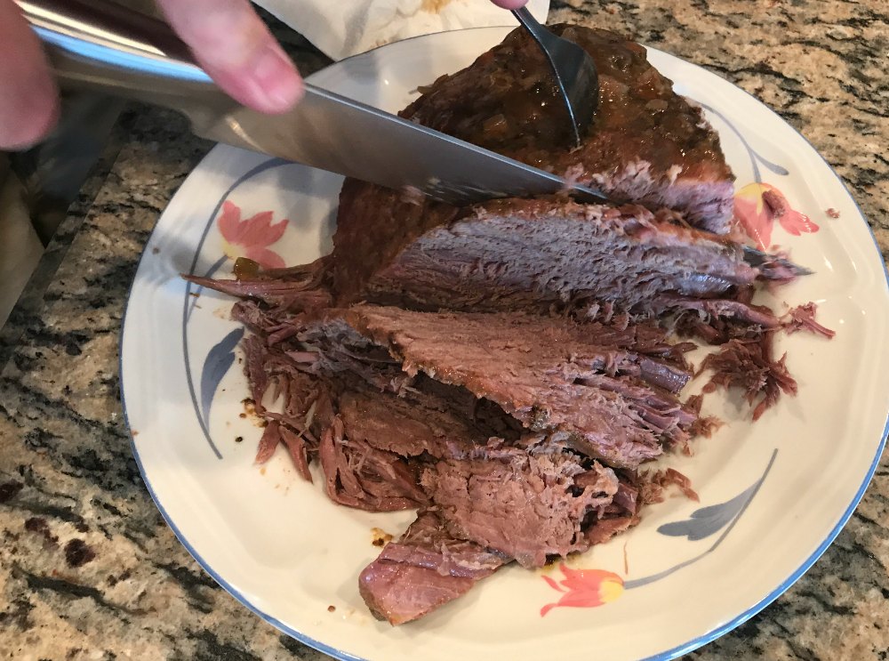 slicing a roast